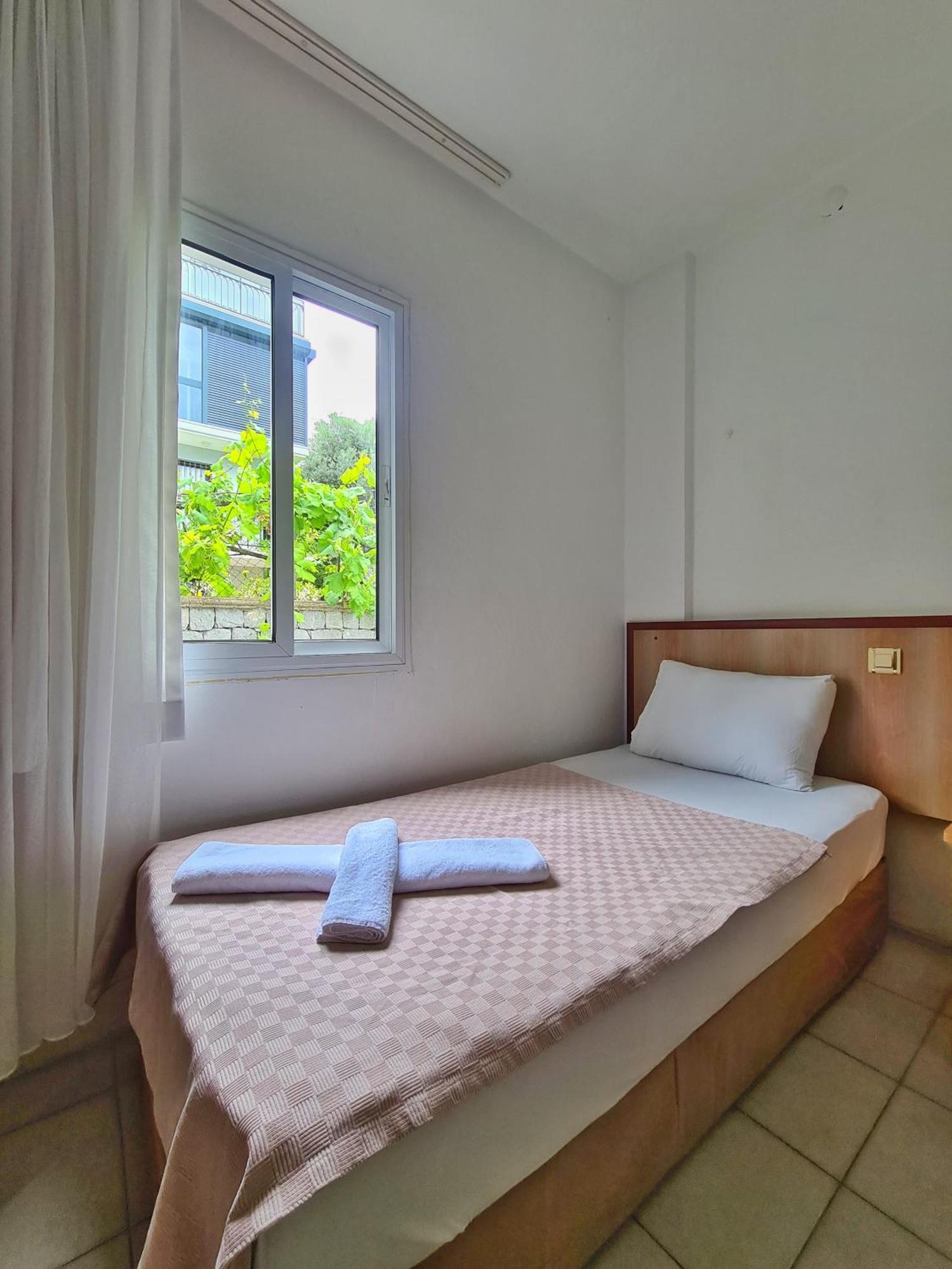 Fora Apart Otel Çeşme Exteriör bild