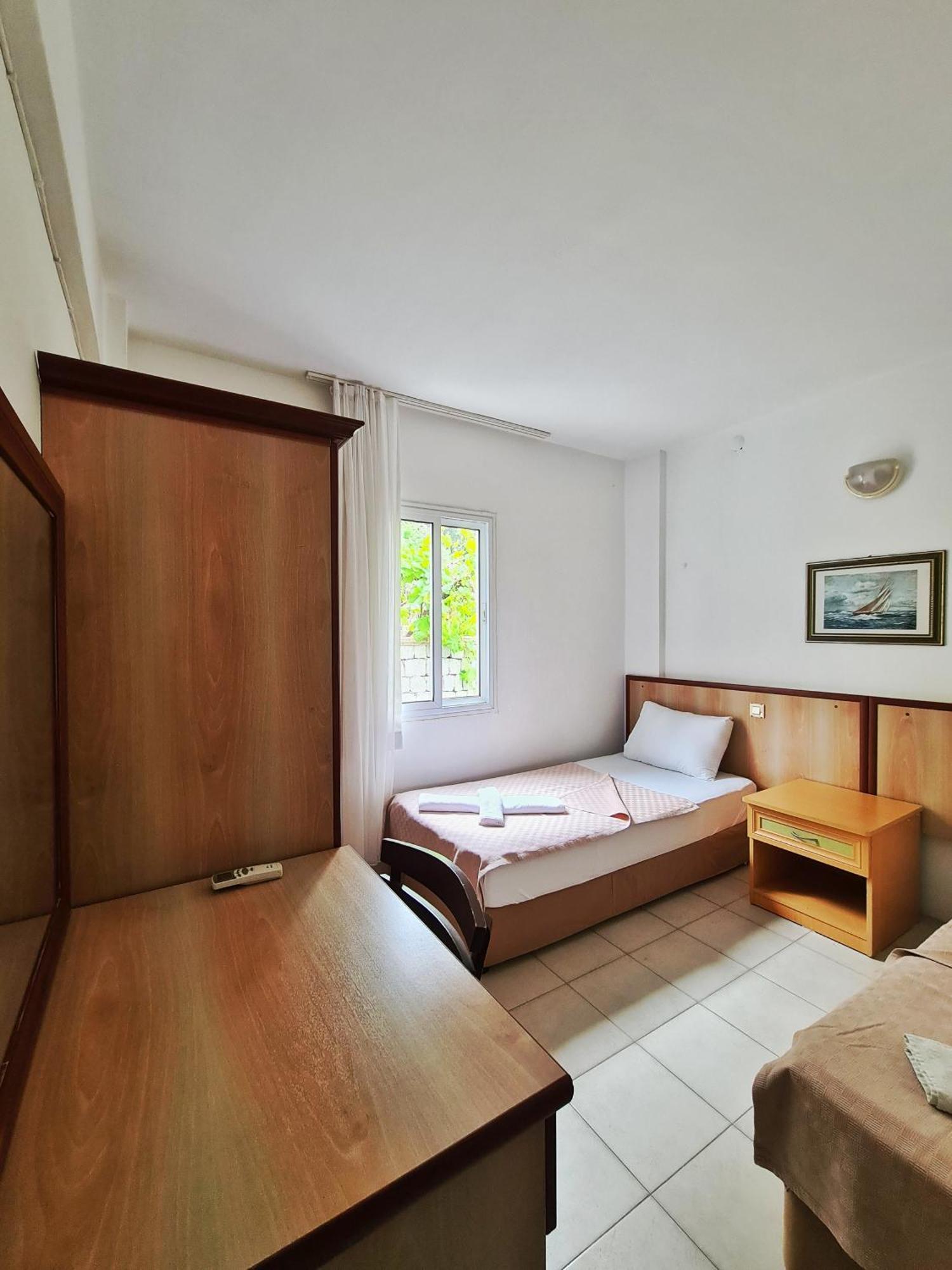 Fora Apart Otel Çeşme Exteriör bild