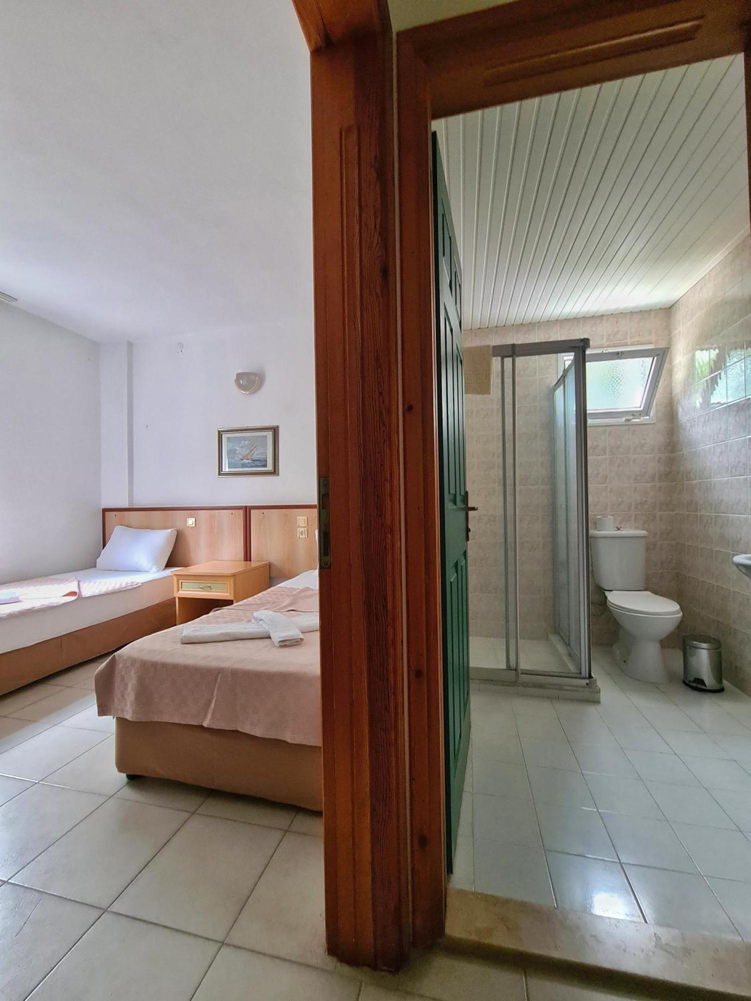 Fora Apart Otel Çeşme Exteriör bild