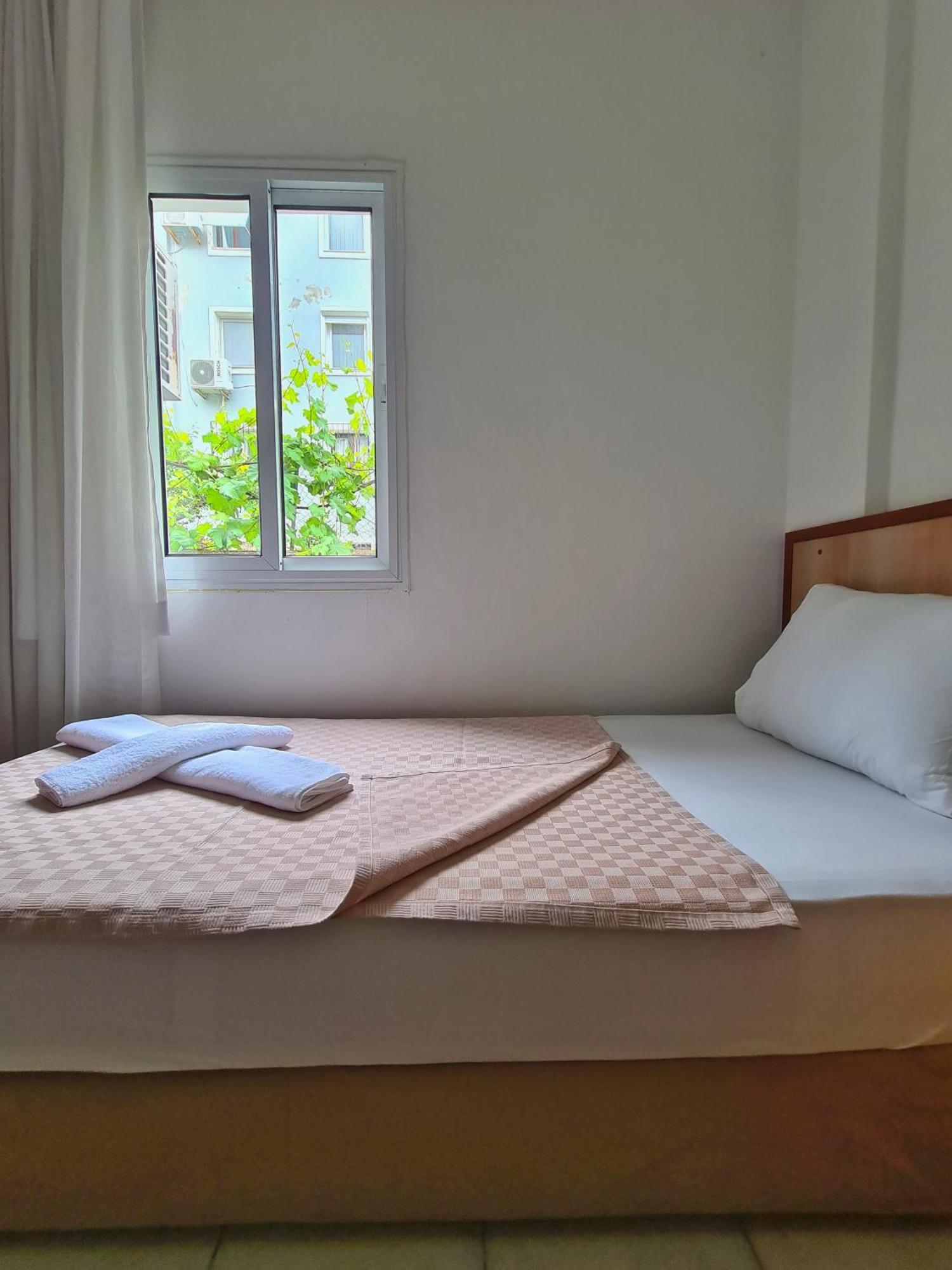 Fora Apart Otel Çeşme Exteriör bild