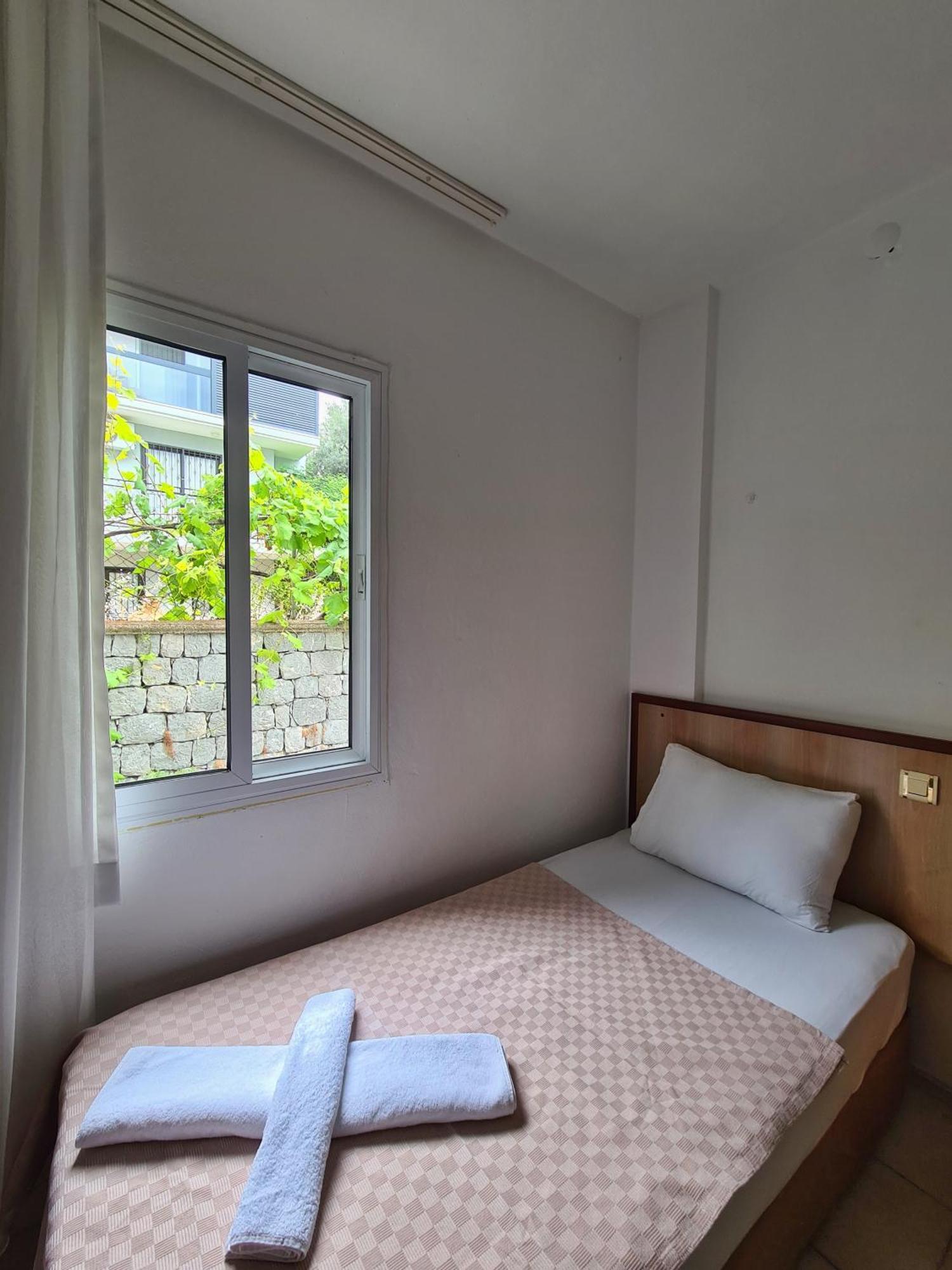Fora Apart Otel Çeşme Exteriör bild