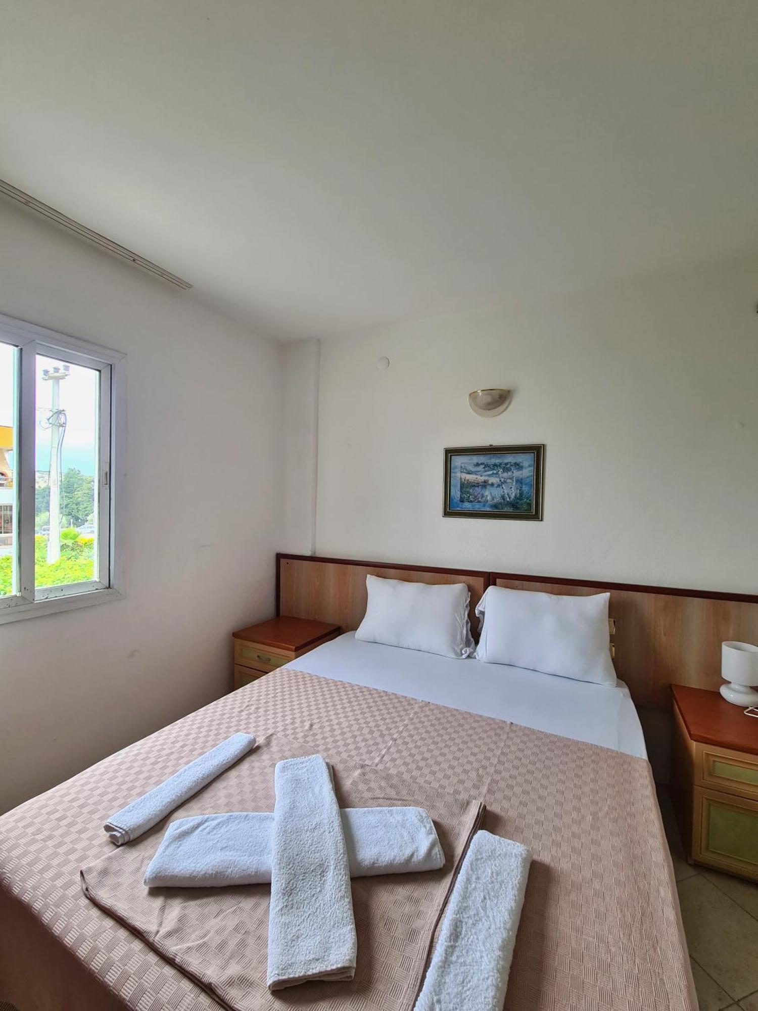 Fora Apart Otel Çeşme Exteriör bild