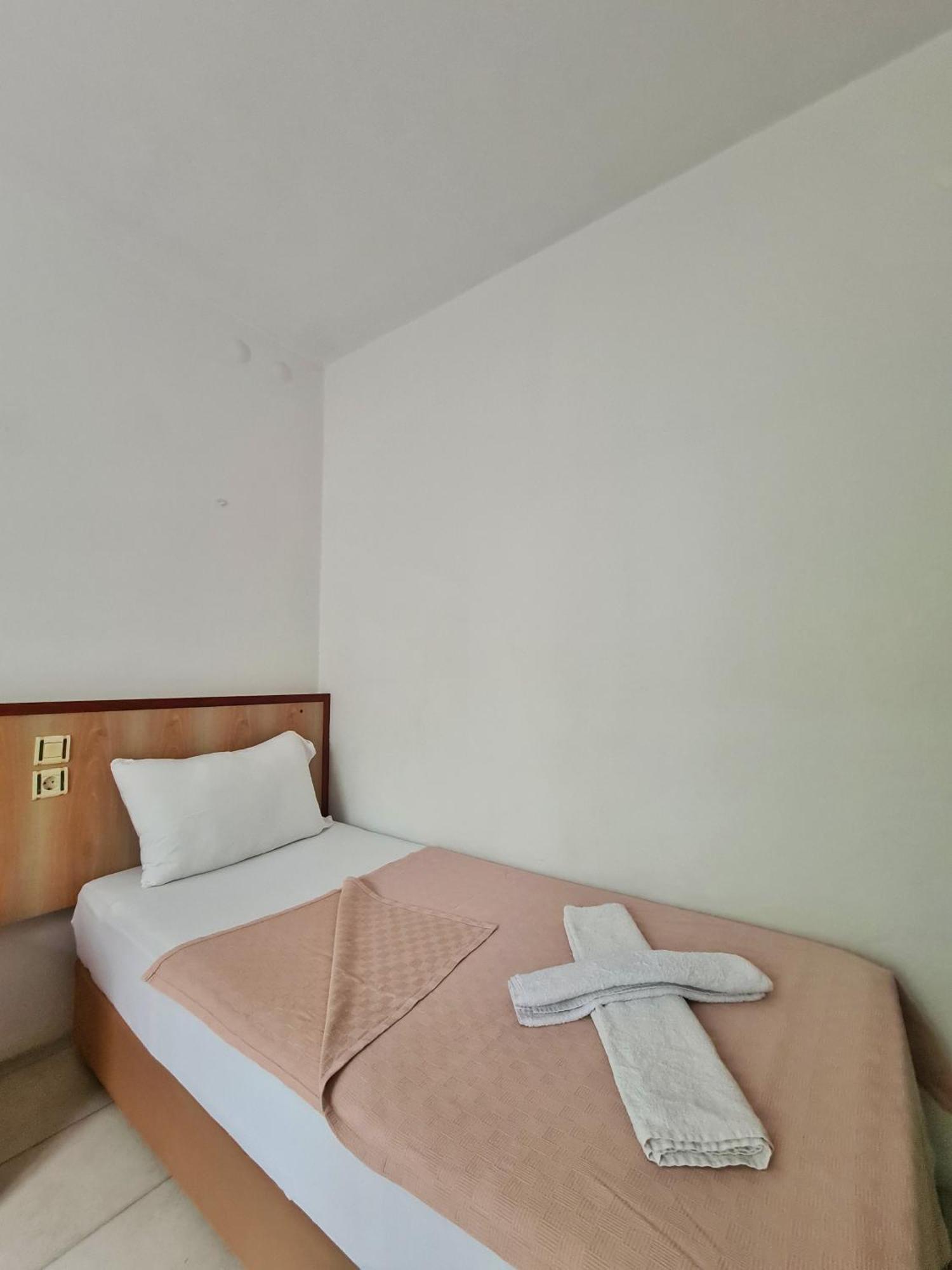 Fora Apart Otel Çeşme Exteriör bild